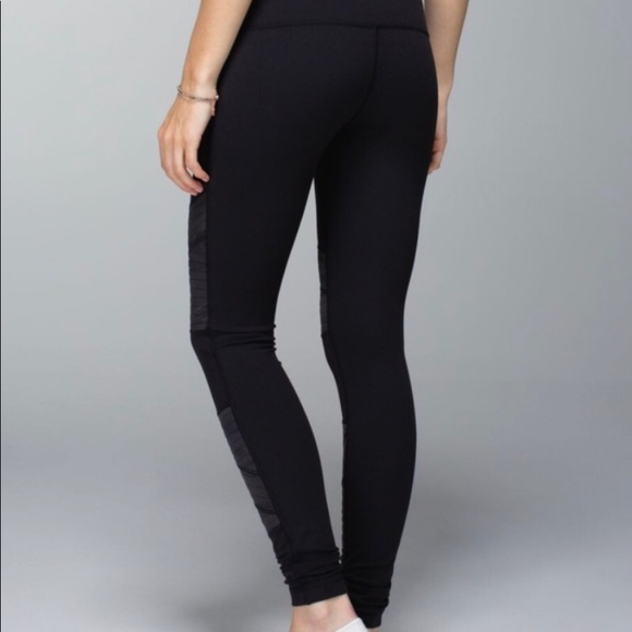 RARE Lululemon camo motto rocket pants - Picture 3 of 10